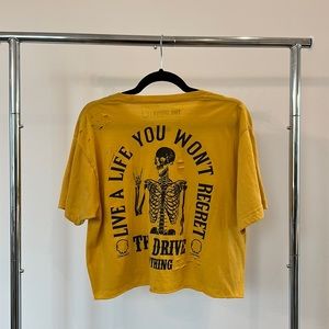 Live a Life You Won’t Regret Graphic Crop Tee